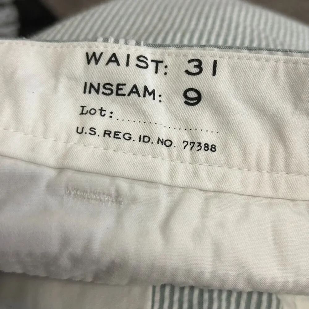 J. Crew Men's Green White Pinstripe Seersucker Flat Front PreppyPinst Shorts Siz